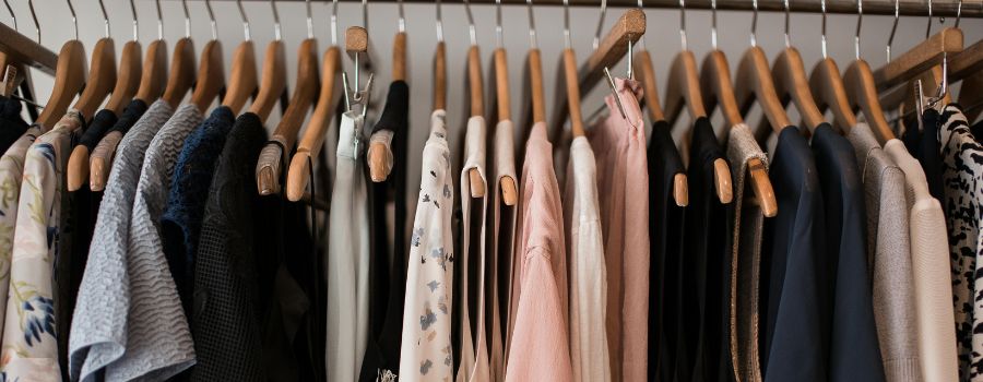 5 astuces pour repasser ses vêtements sans fer à repasser